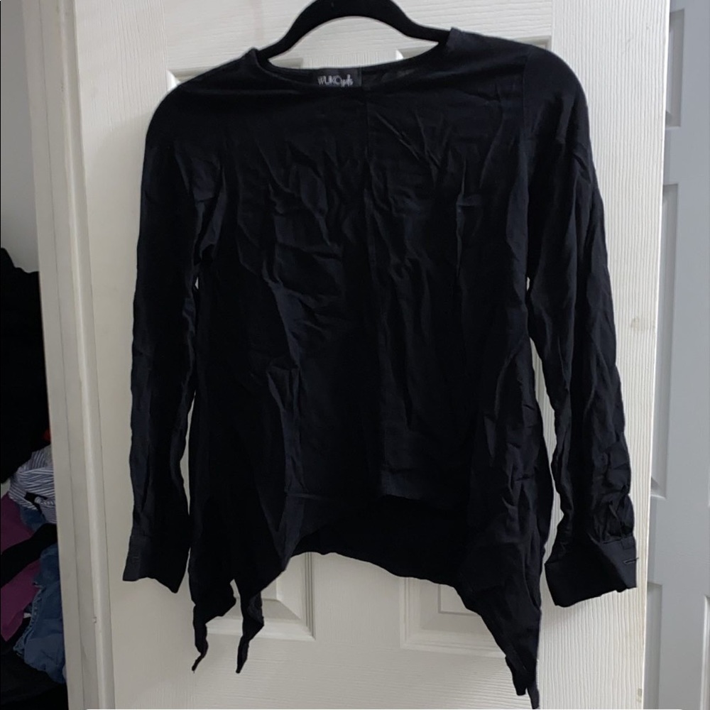 Very cute top, can go with everything